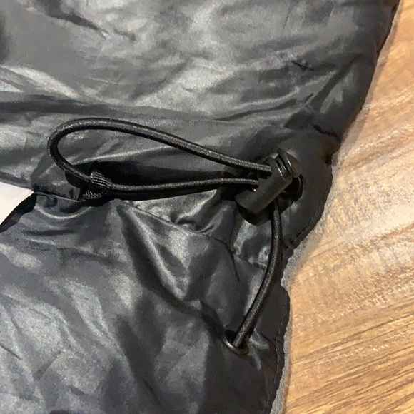 Gap Heathered Grey primaloft 63% wool vest - Picture 12 of 15